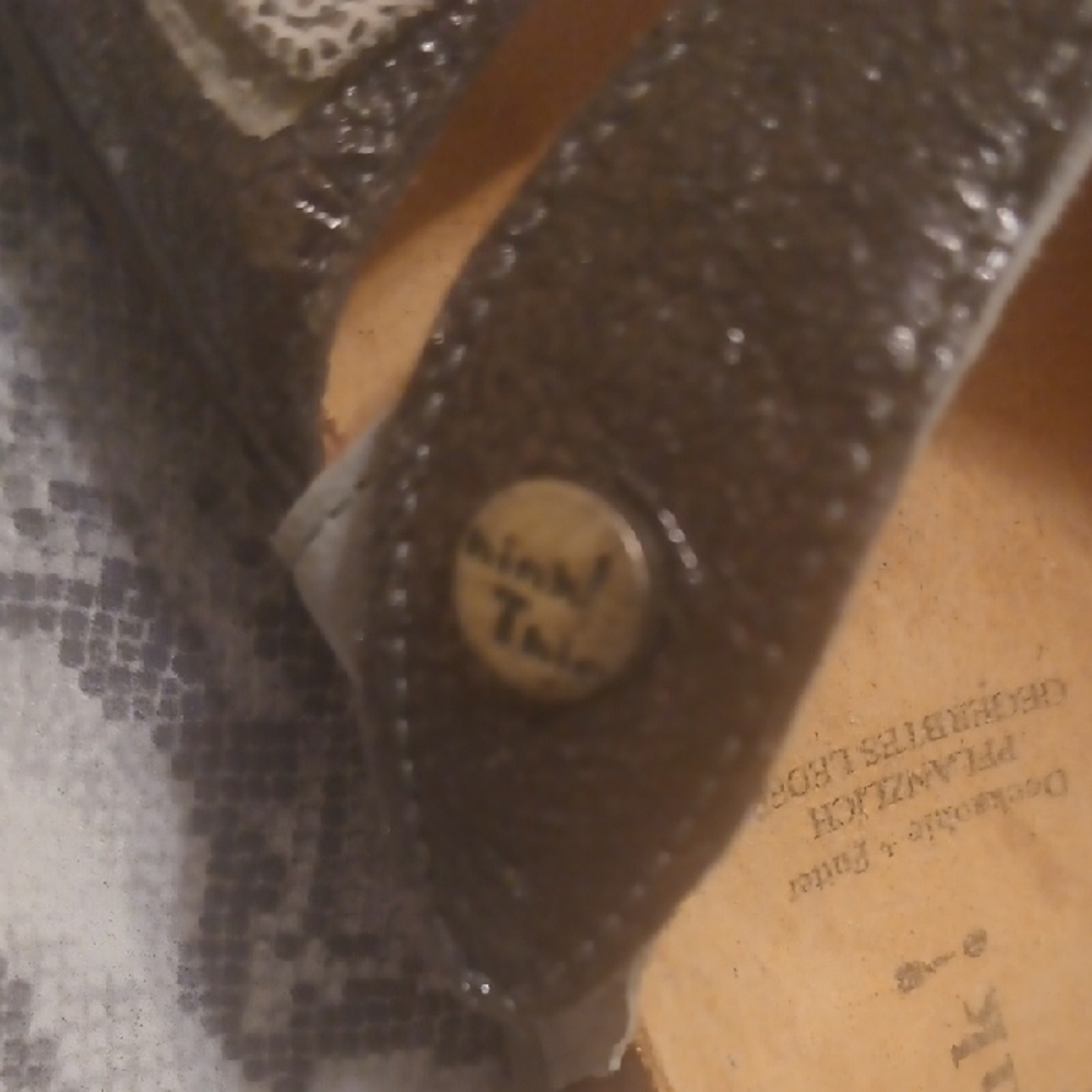Think! Women's Three-Strap Slide Sandals in Gray and Silver - Picture 4 of 14
